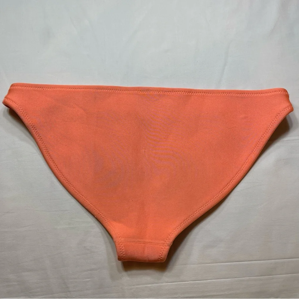 ✨3xHOST PICK✨Triangl Swimwear Neoprene Bikini Bottom